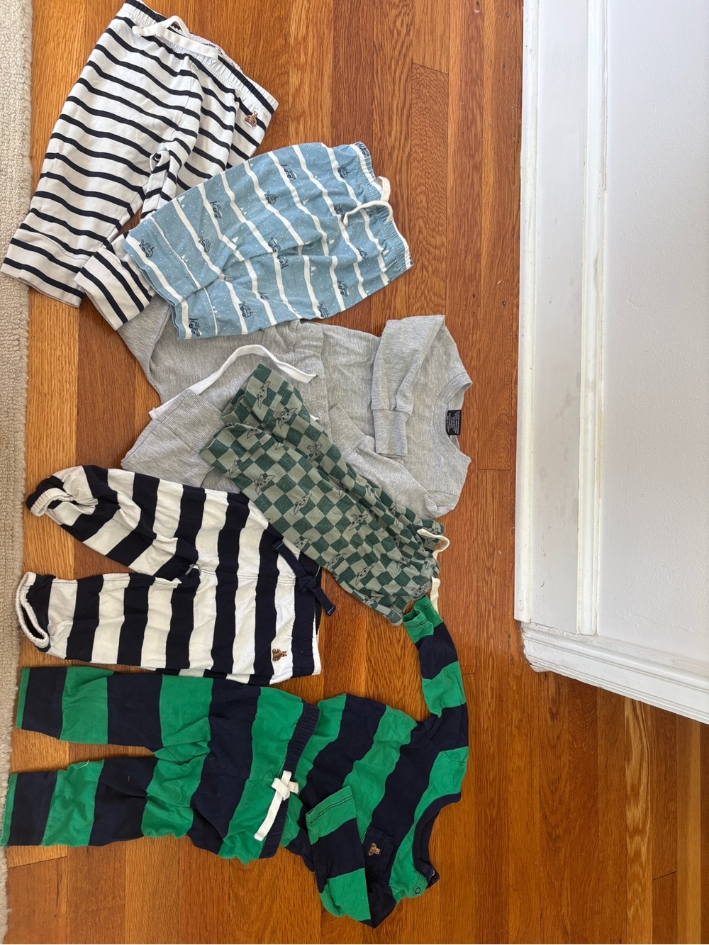 6-12 mo Little bibsy & baby gap lot